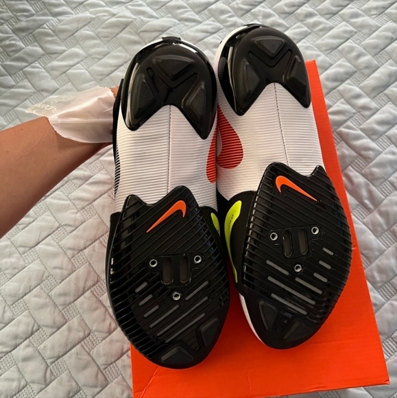 Nike Black and White Athletic Shoes - Picture 4 of 4